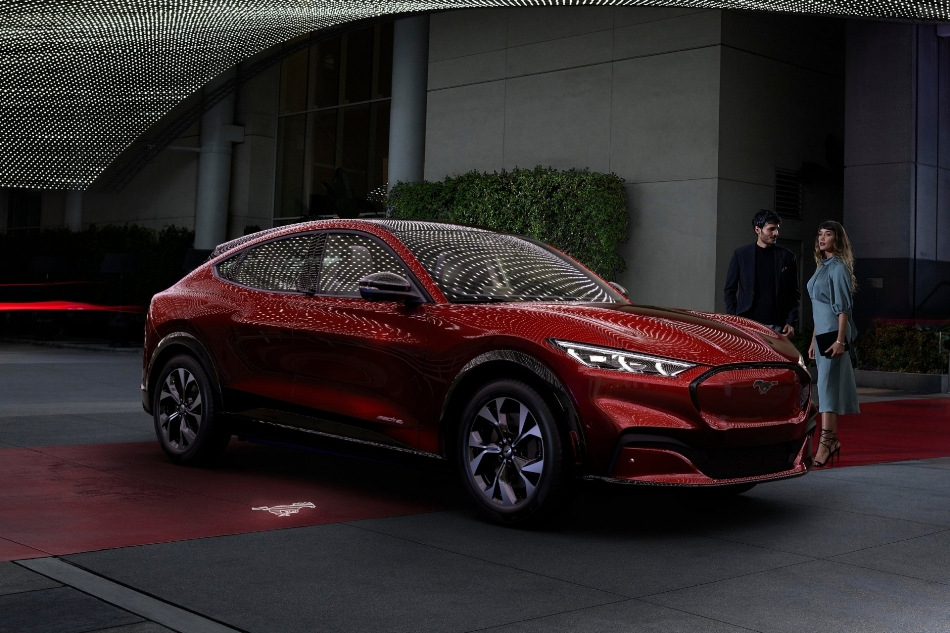 Ford Mustang Mach-E: una rivisitazione del crossover elettrico ad alte prestazioni