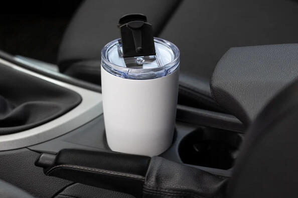 Tazza termica da viaggio: scegliamo l’opzione ideale per la tua auto