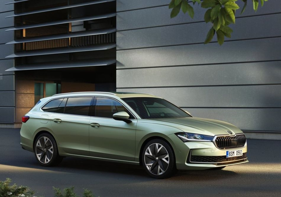 Recensione della station wagon Skoda Superb Combi 2024