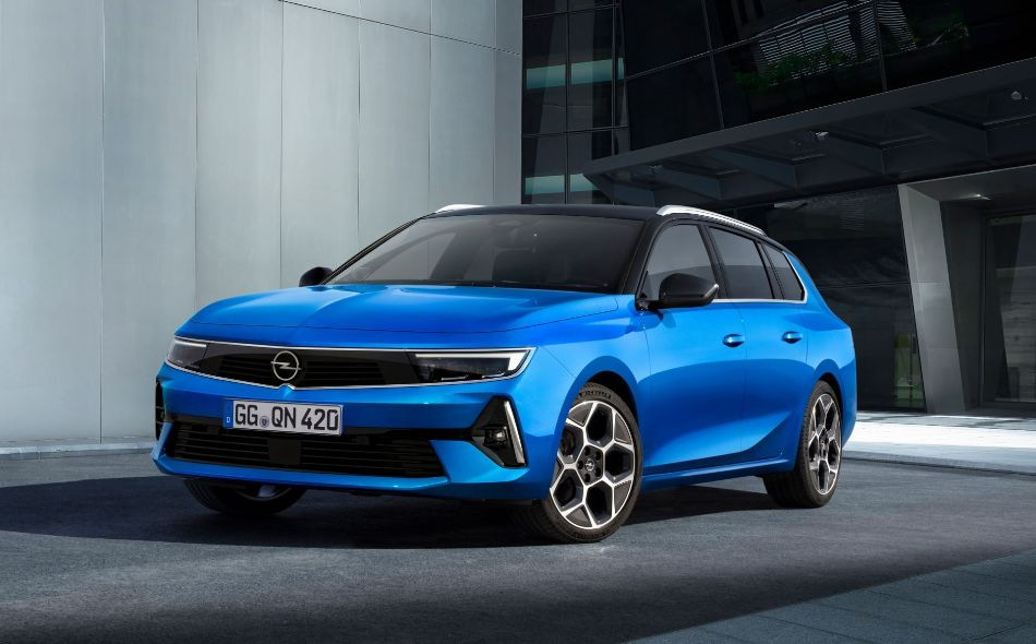 Opel Astra L Sports Tourer: revisione della station wagon di sesta generazione