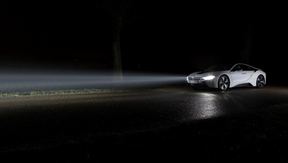 Fari laser: finzione o futuro delle automobili?