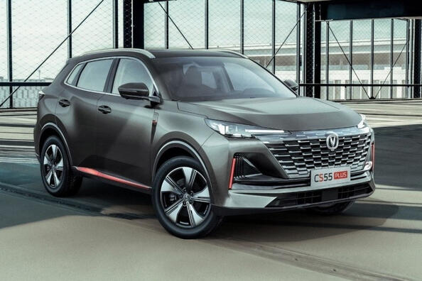Changan CS55 PLUS II generazione: un crossover elegante con interni spaziosi Foto 3