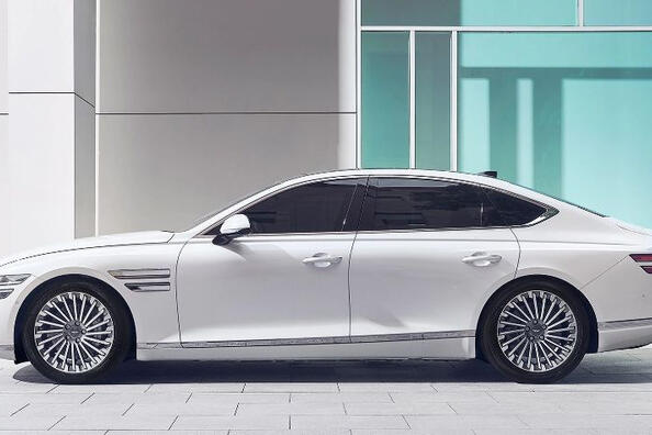 Recensione della berlina elettrificata Genesis G80: lusso elettrificato Foto 2