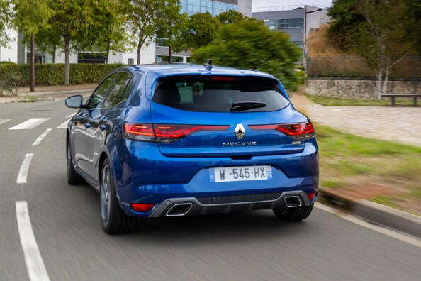 Renault Megane Hatchback: fascino francese con le nuove tecnologie Foto 4