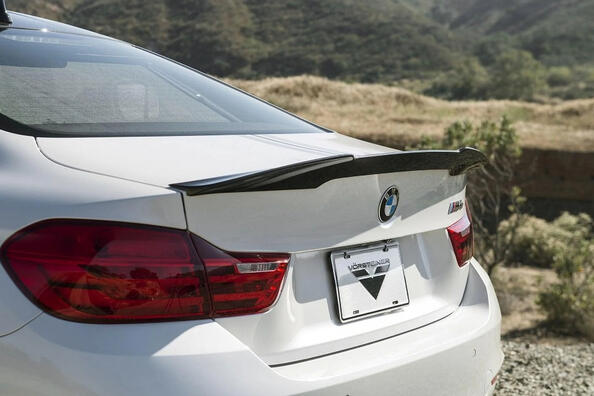 È possibile installare da soli uno spoiler su un’auto?
