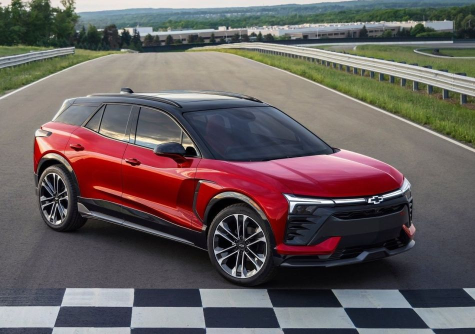 Chevrolet Blazer EV: prova del SUV elettrico, caratteristiche e autonomia LT, RS, SS