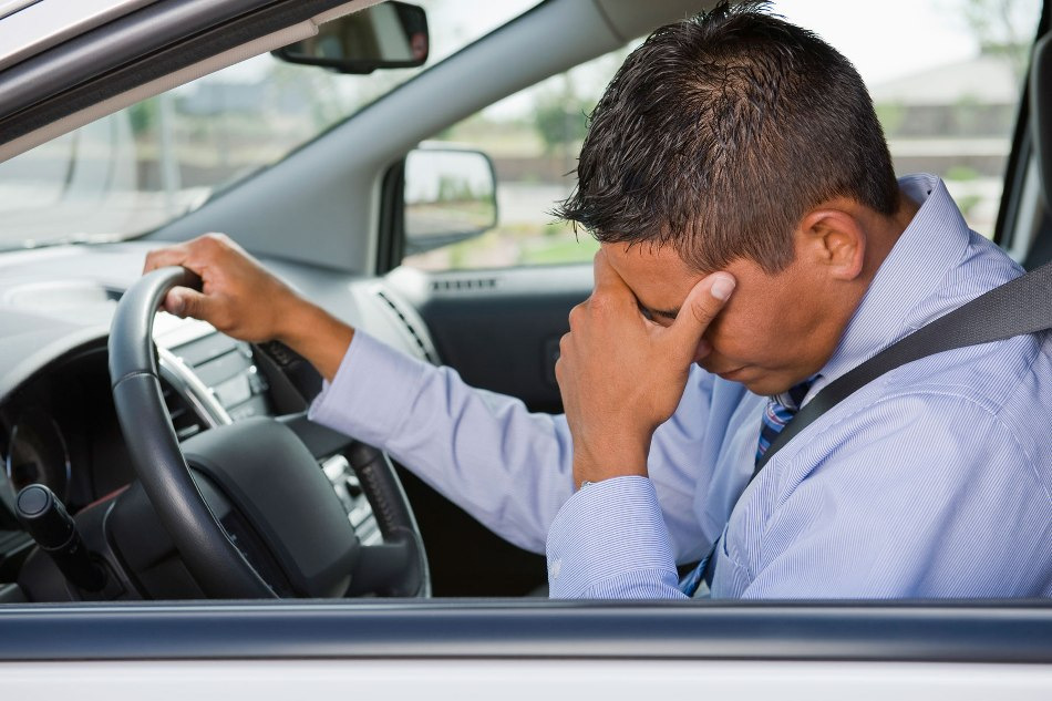Guidare senza nervi: il consiglio di uno psicologo per affrontare lo stress