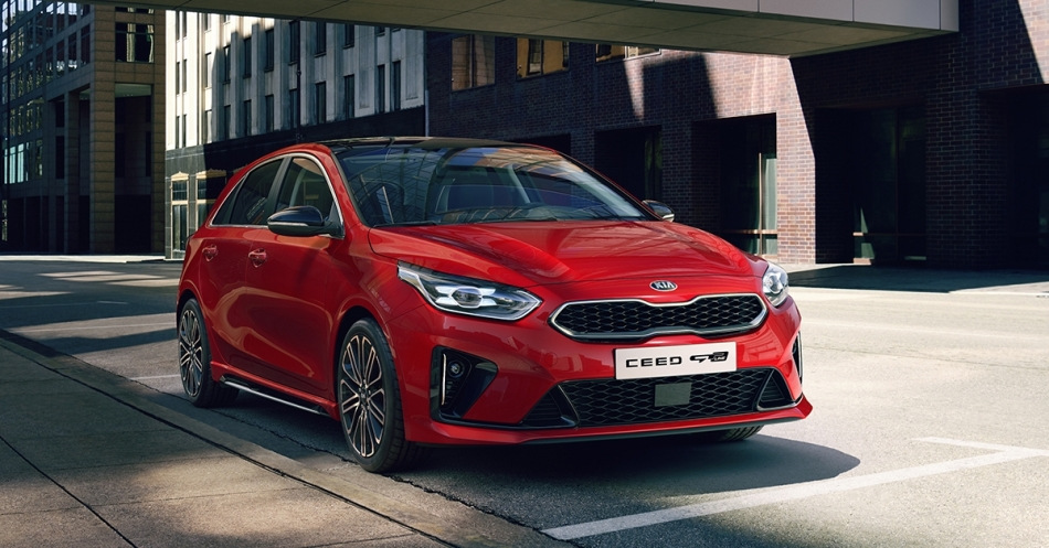 KIA Ceed GT: aggiornata hot hatch per gli autisti