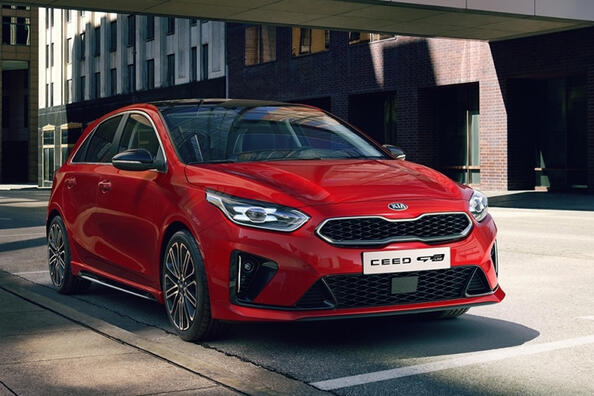 KIA Ceed GT: aggiornata hot hatch per gli autisti
