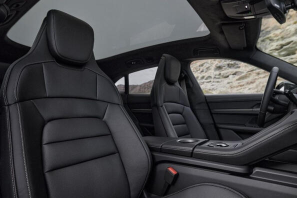 Porsche Taycan Cross Turismo 2024: station wagon elettrica aggiornata Foto 6