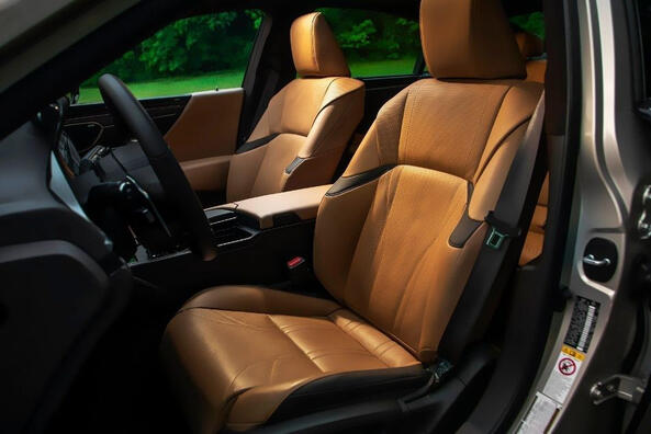 Lexus ES Hybrid: lusso e silenzio a trazione elettrica Foto 6