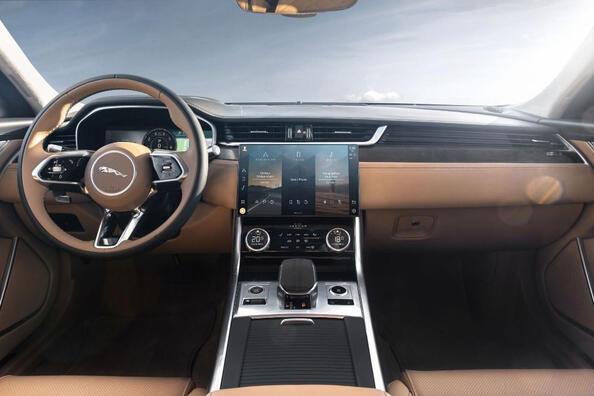 Recensione Jaguar XF Sportbrake: la station wagon britannica dopo l’aggiornamento Foto 5