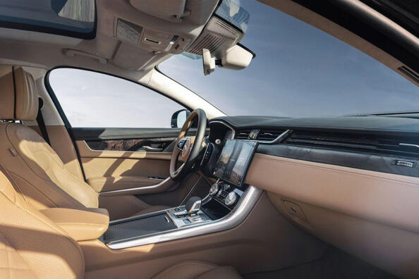 Recensione Jaguar XF Sportbrake: la station wagon britannica dopo l’aggiornamento Foto 6