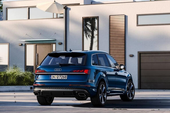 Recensione Audi Q7 2024: crossover high-tech aggiornato Foto 4