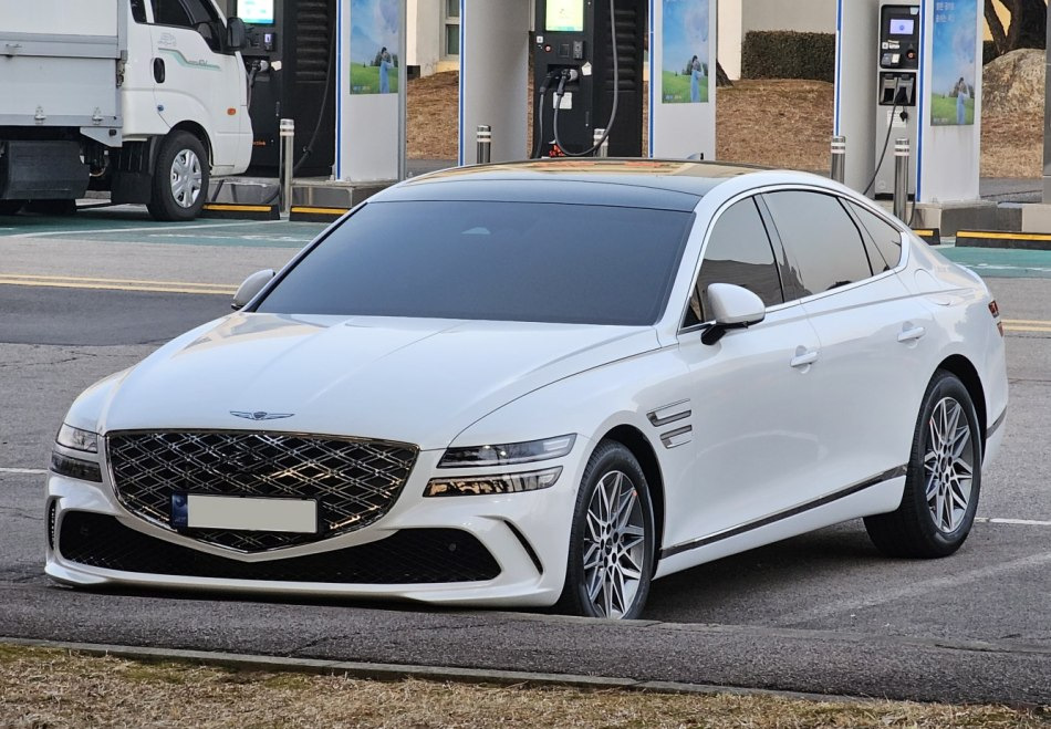 Recensione Genesis G80 del 2023: la berlina premium coreana aggiornata è appena diventata più luminosa
