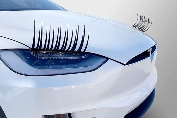Ciglia sui fari delle auto: una tendenza di moda o una moda vana?