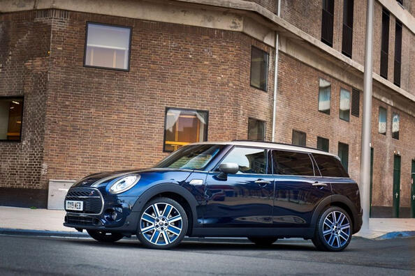 Recensione della MINI Clubman aggiornata: più stile e comfort Foto 1