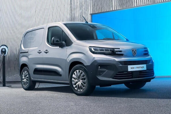 Recensione del furgone elettrico Peugeot e-Partner 2024 aggiornato Foto 3