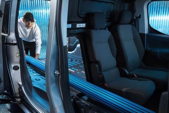 Recensione del furgone elettrico Peugeot e-Partner 2024 aggiornato Foto 4