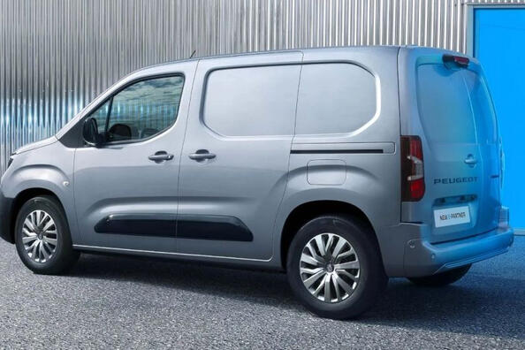 Recensione del furgone elettrico Peugeot e-Partner 2024 aggiornato Foto 2