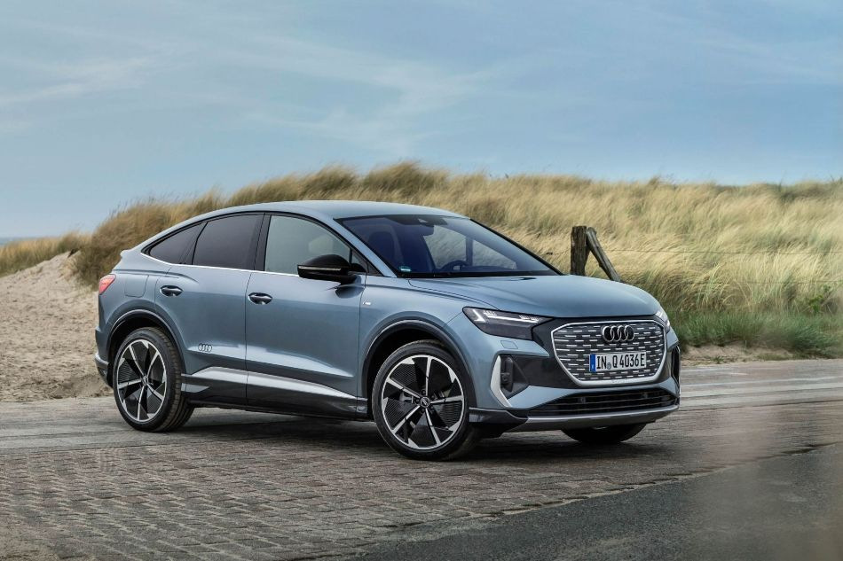 Recensione Audi Q4 Sportback e-tron: elegante crossover elettrico