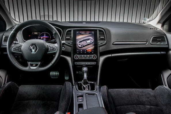 Renault Megane Station Wagon: station wagon aggiornata per una vita attiva Foto 5