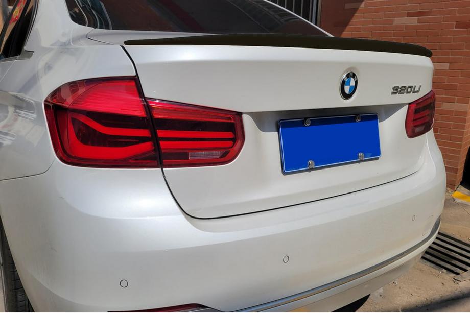 BMW 3 Series F30/F31 2012-2019 Spoiler M3-Style (per F30/F80, Nero Lucido) Foto 1