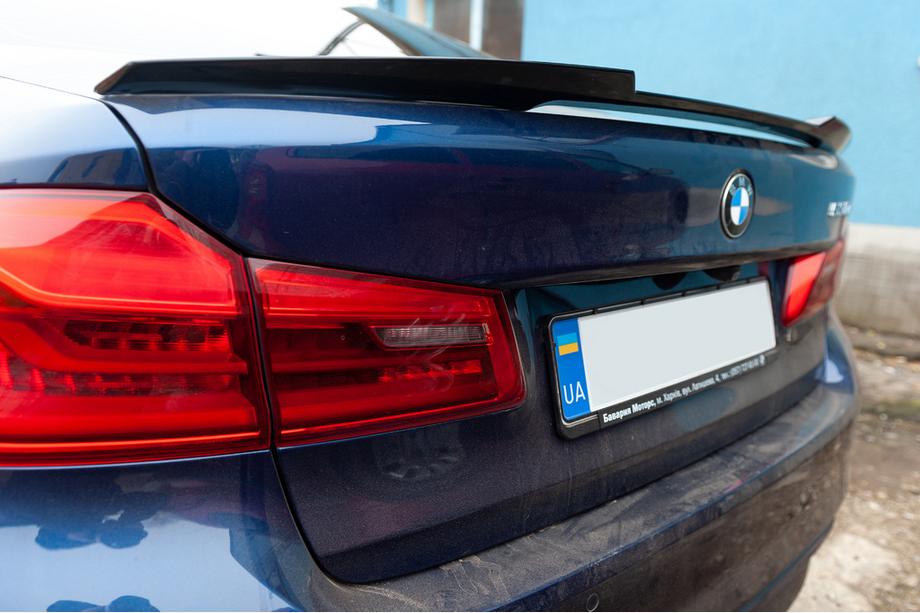 BMW Serie 5 G30/G31 2017–2023 Spoiler M4-Style (Nero Lucido) Foto 1