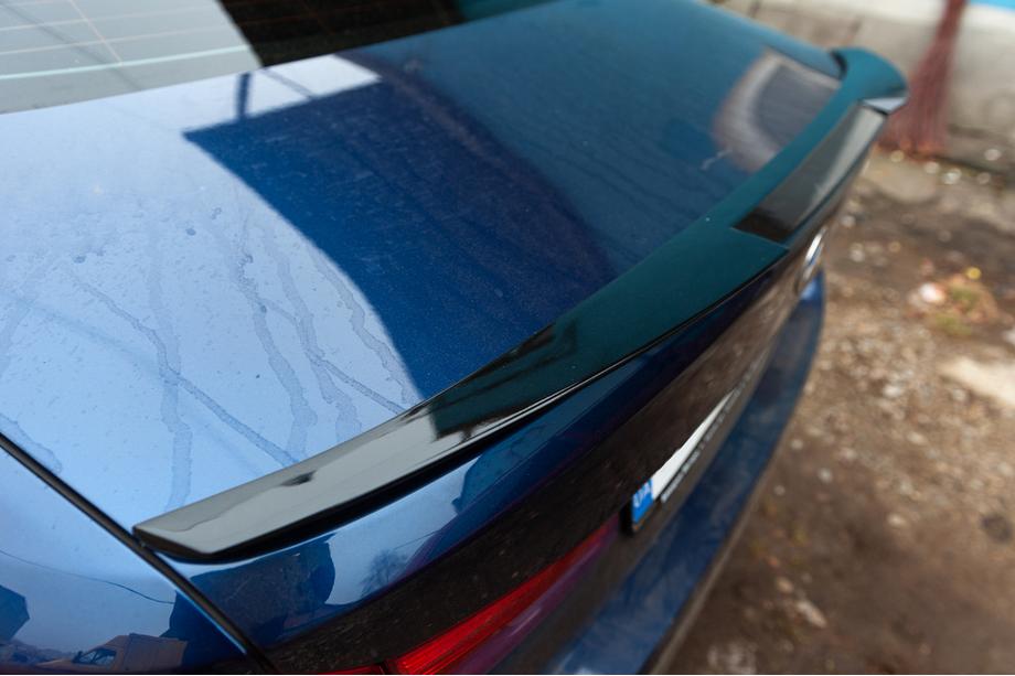 BMW Serie 5 G30/G31 2017–2023 Spoiler M4-Style (Nero Lucido) Foto 13