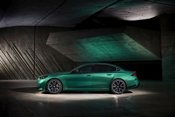 Recensione della BMW M5 del 2024: una nuova era della berlina sportiva Foto 3