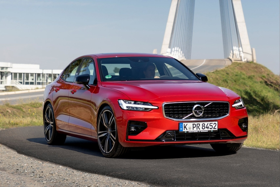 Recensione Volvo S60: elegante berlina svedese