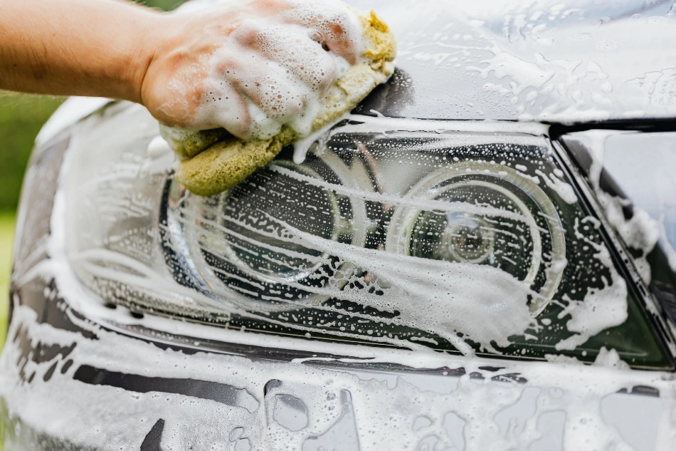 Come lavare correttamente l’auto da soli