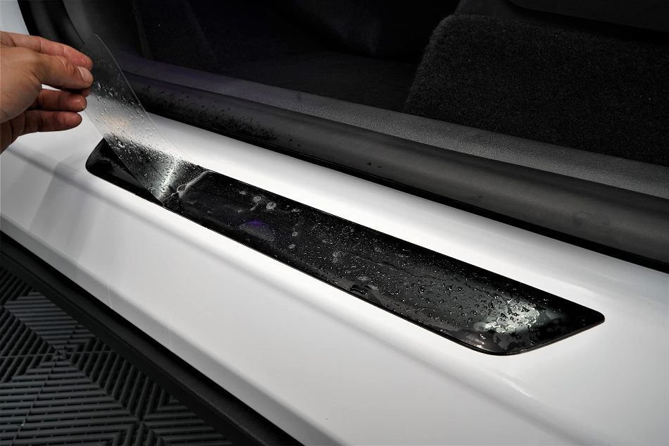 Come proteggere le soglie dell’auto da danni meccanici?