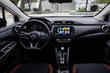 Revisione della berlina aggiornata Nissan Versa foto 5