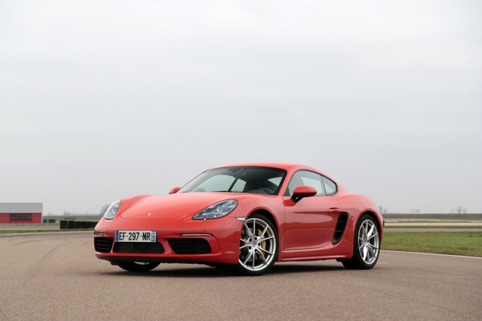 Recensione della coupé sportiva Porsche 718 Cayman