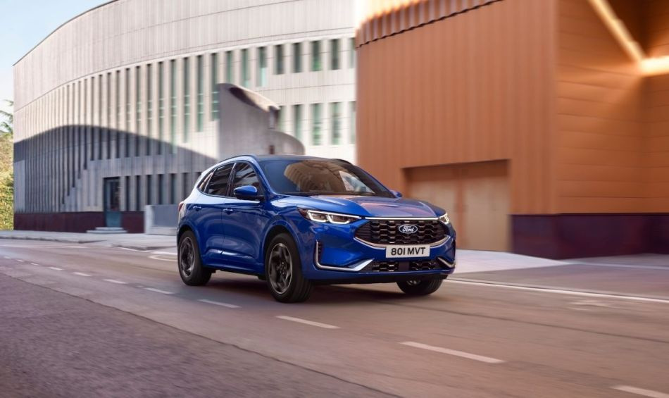 Ford Kuga 2024: un crossover aggiornato con nuove funzionalità