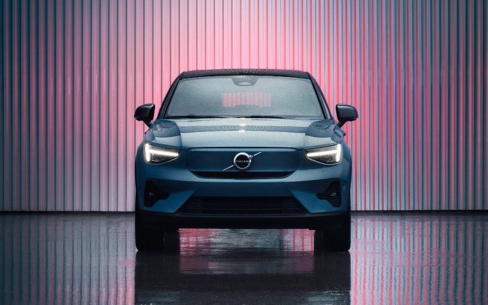 Crossover elettrico Volvo C40 da 408 cavalli