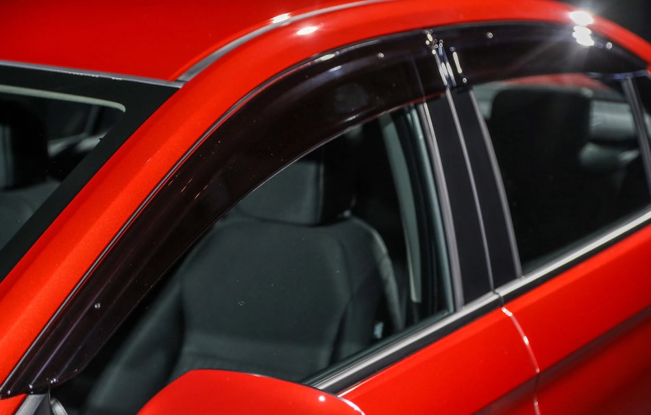 Parabrezza sui finestrini dell’auto: pro e contro