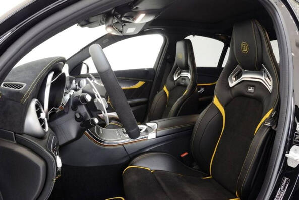Tuning interni auto: sedili, volante, tappezzeria