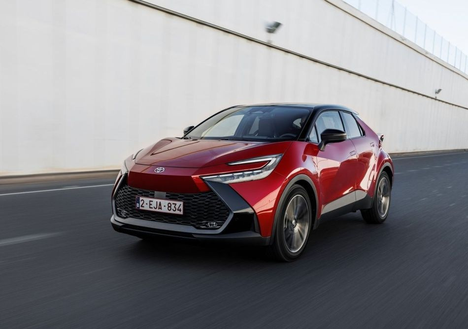 Toyota C-HR 2023: revisione della seconda generazione