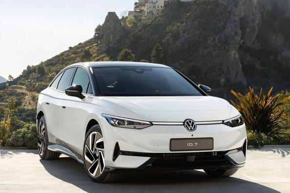 Recensione Volkswagen ID.7: la nuova berlina elettrica