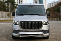 Mercedes Sprinter W907/W910 2018- Paraurti anteriore con griglia (Maybach) foto 1