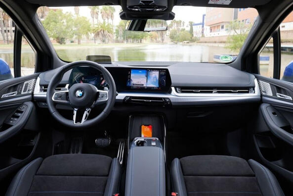 Recensione della seconda generazione del furgone compatto BMW Serie 2 Active Tourer Foto 5