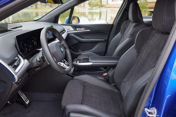 Recensione della seconda generazione del furgone compatto BMW Serie 2 Active Tourer Foto 6