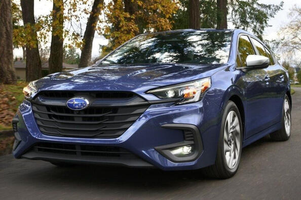 Subaru Legacy 2022: revisione della berlina di VII generazione aggiornata Foto 4
