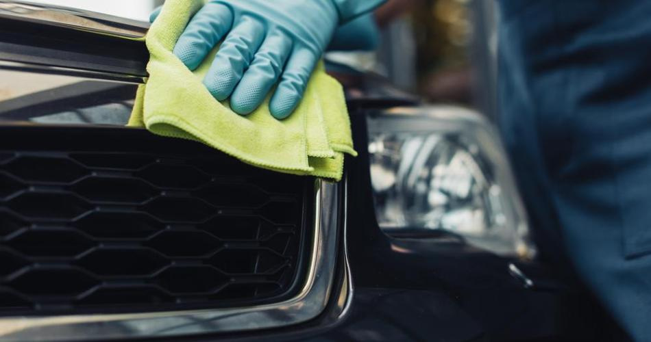 Come pulire correttamente la griglia del radiatore dell’auto?