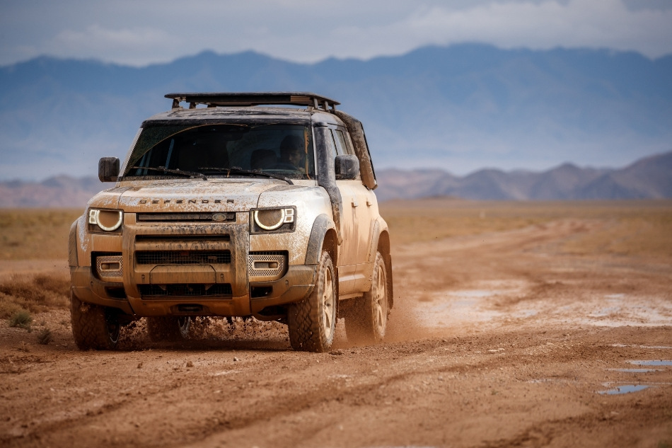 Recensione del grande e potente SUV Land Rover Defender 110