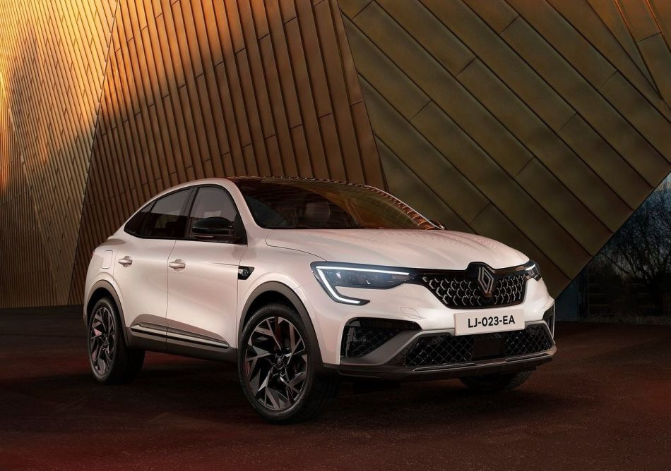 Recensione della versione restyling della Renault Arkana 2023