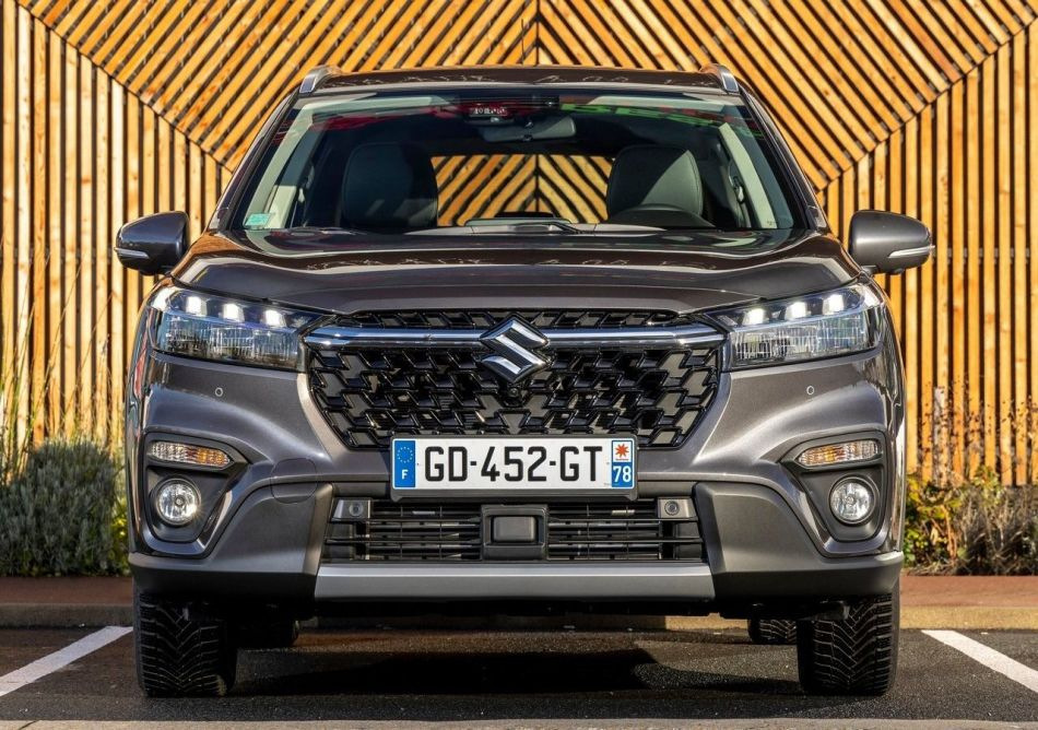 Cosa offre Suzuki S-Cross: una panoramica delle caratteristiche e degli equipaggiamenti