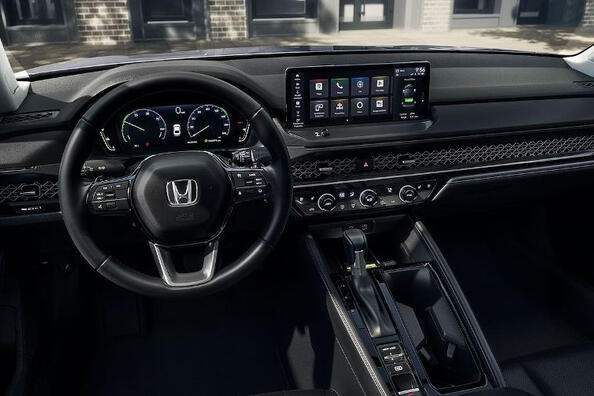 Revisione della berlina Honda Accord di undicesima generazione Foto 5